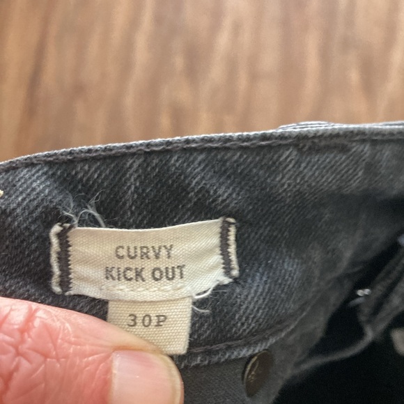 Madewell curvy petite kick out jeans distressed black size 30 petite - Picture 3 of 9